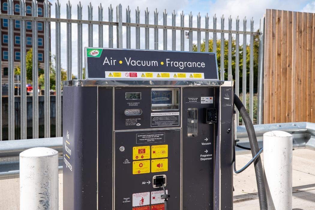 Images Shell Recharge Charging Station
