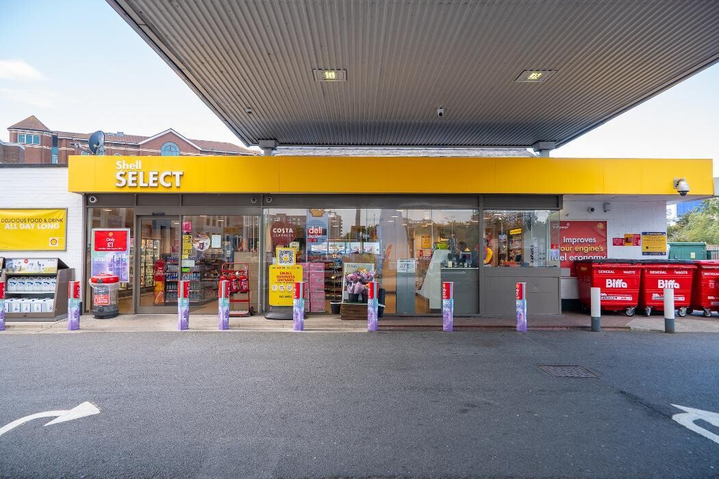 Images Shell Recharge Charging Station