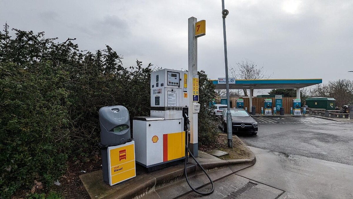 Images Shell Recharge Charging Station