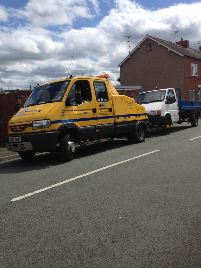 Images Clarkes Breakdown Recovery 24/7