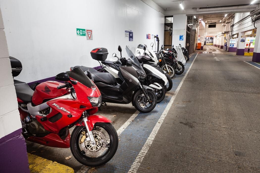 Images Kensington High Street Car Park - Saba Parking