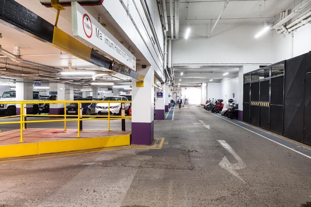 Images Kensington High Street Car Park - Saba Parking