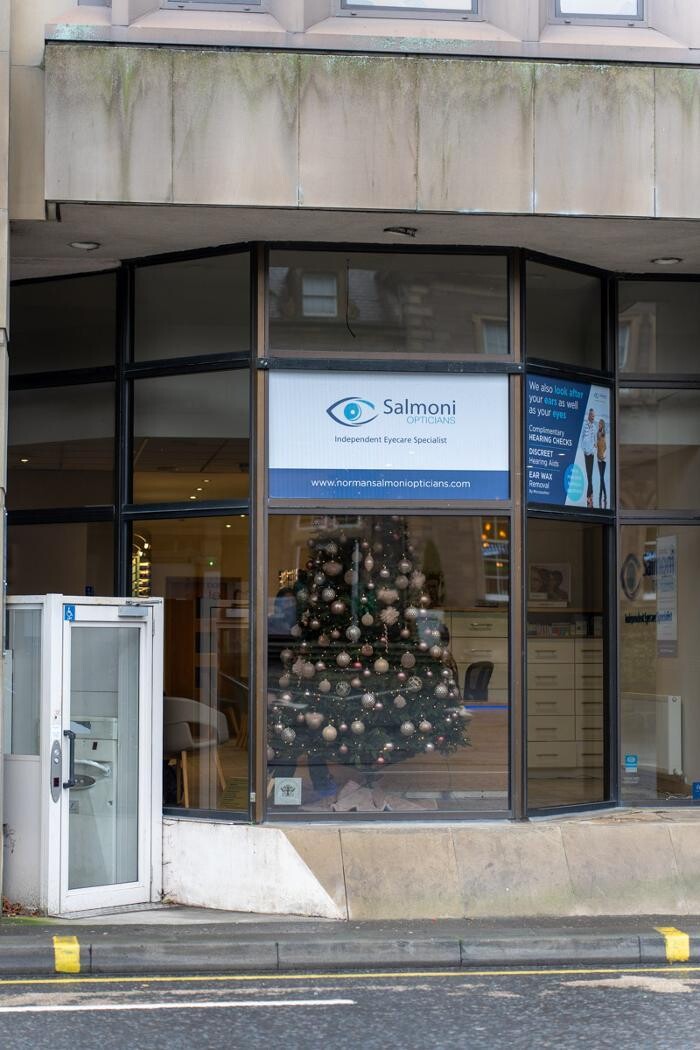 Images Salmoni Opticians