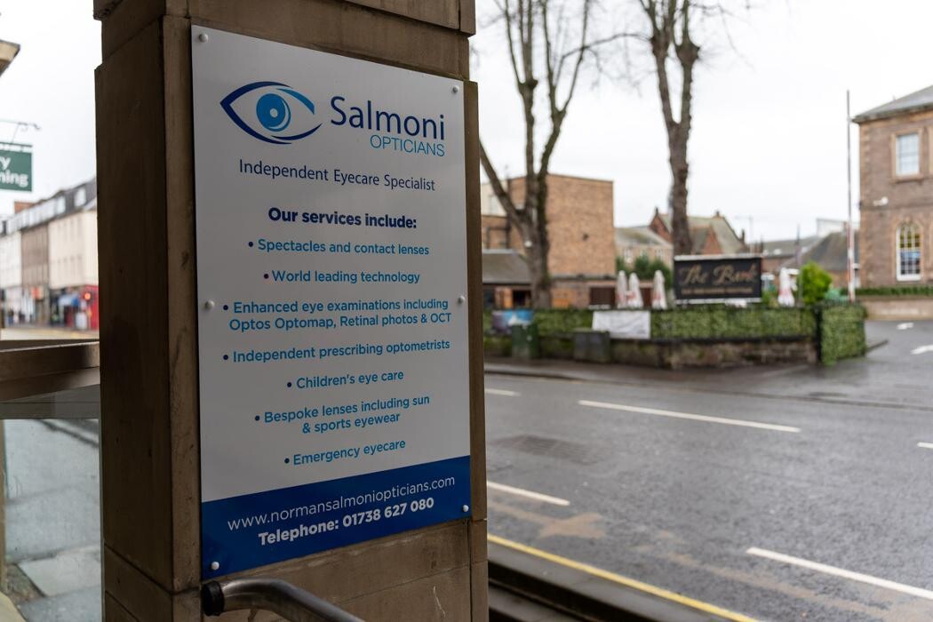 Images Salmoni Opticians