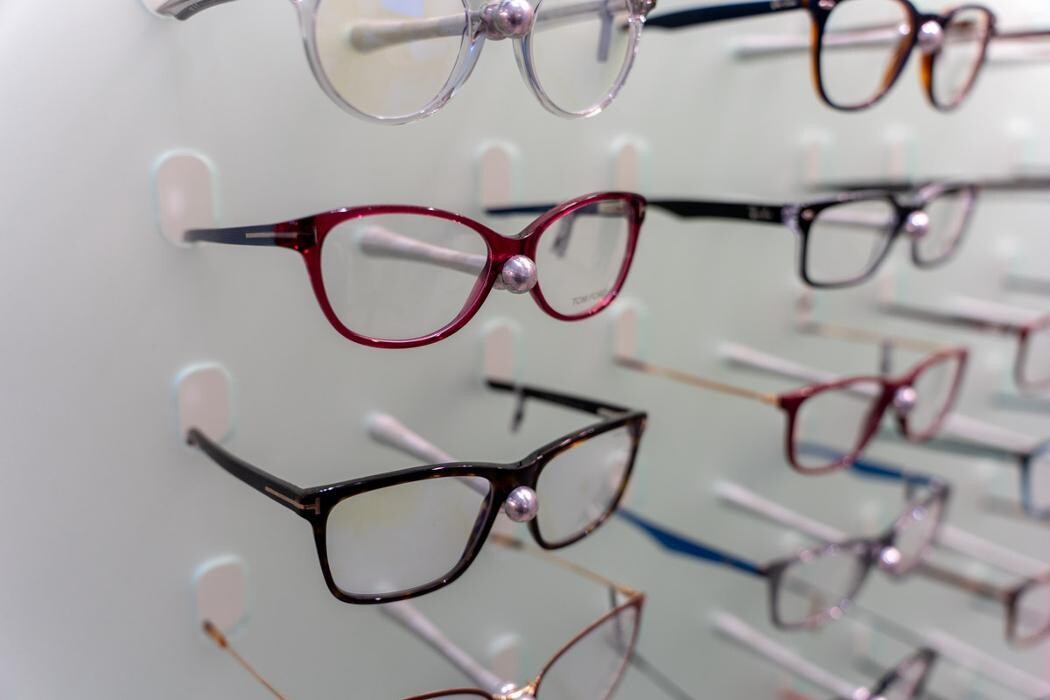 Images Salmoni Opticians