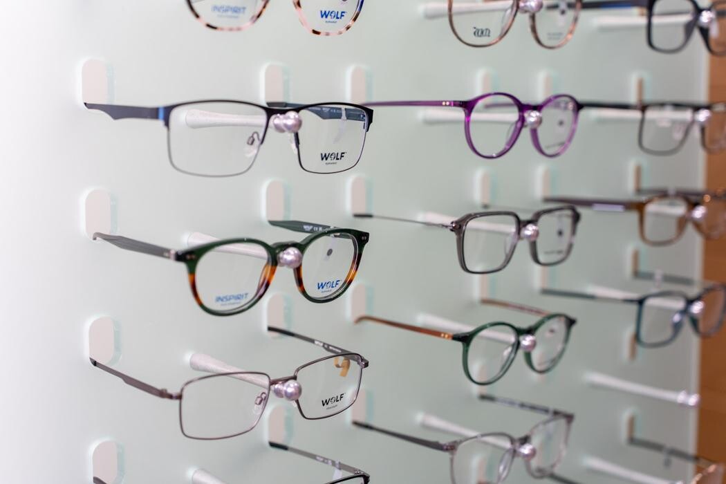Images Salmoni Opticians