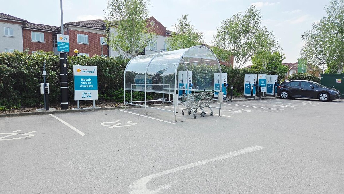 Images Shell Recharge Charging Station