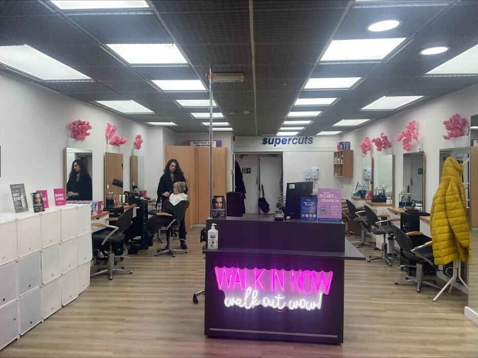 Images Supercuts Hair Salon Liverpool St. Johns