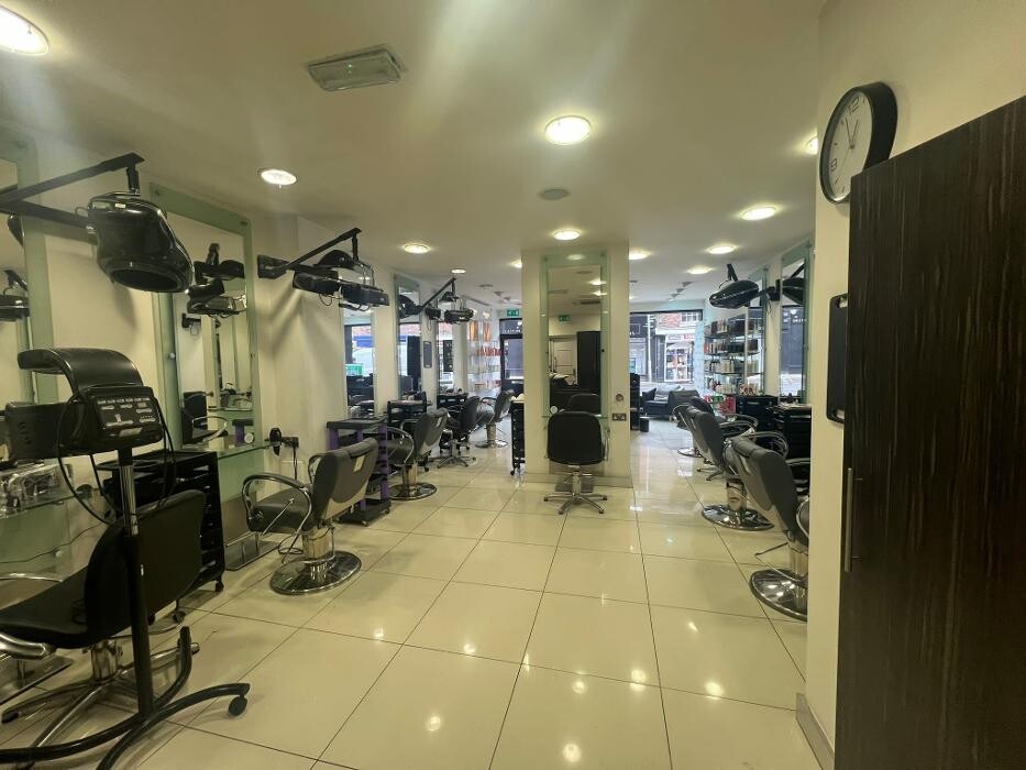 Images Regis Salon Nantwhich