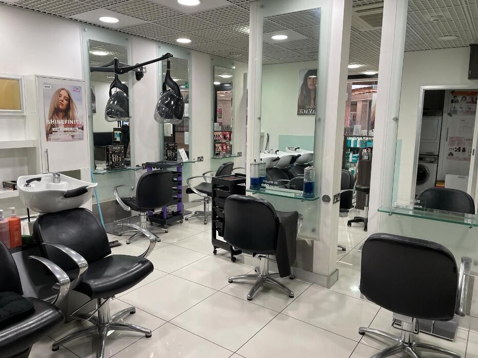 Images Regis Salon Epsom