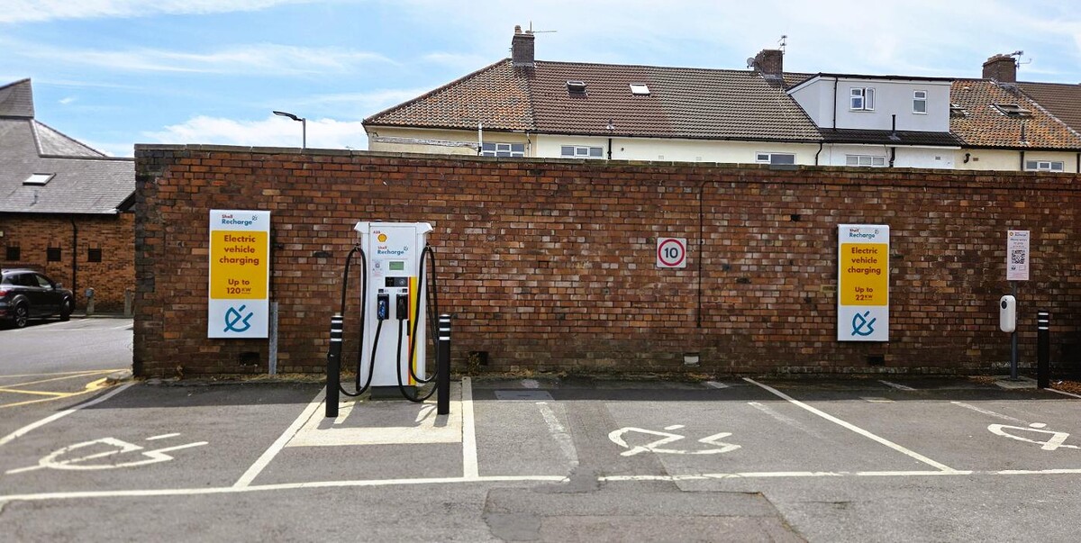 Images Shell Recharge Charging Station