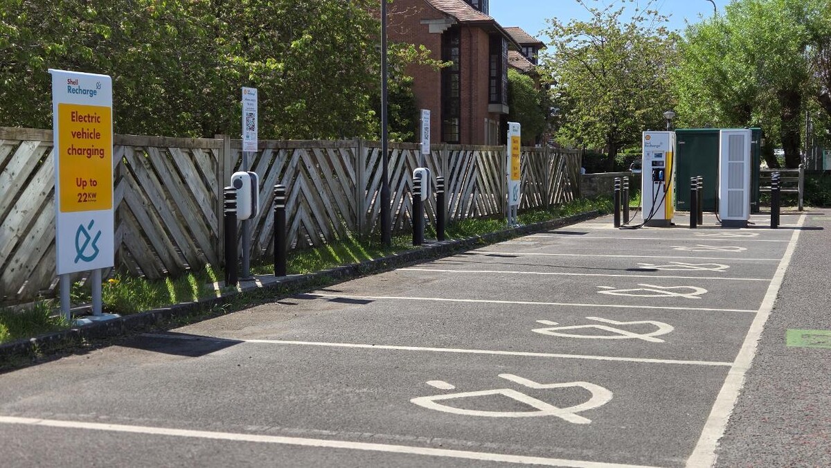 Images Shell Recharge Charging Station