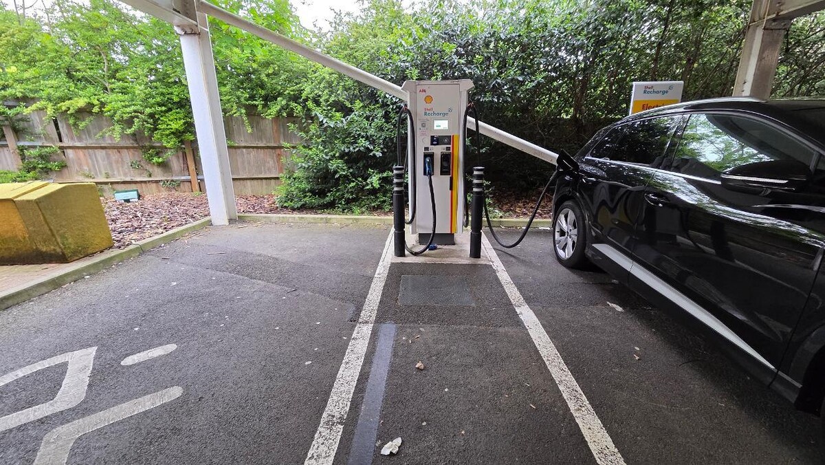 Images Shell Recharge Charging Station