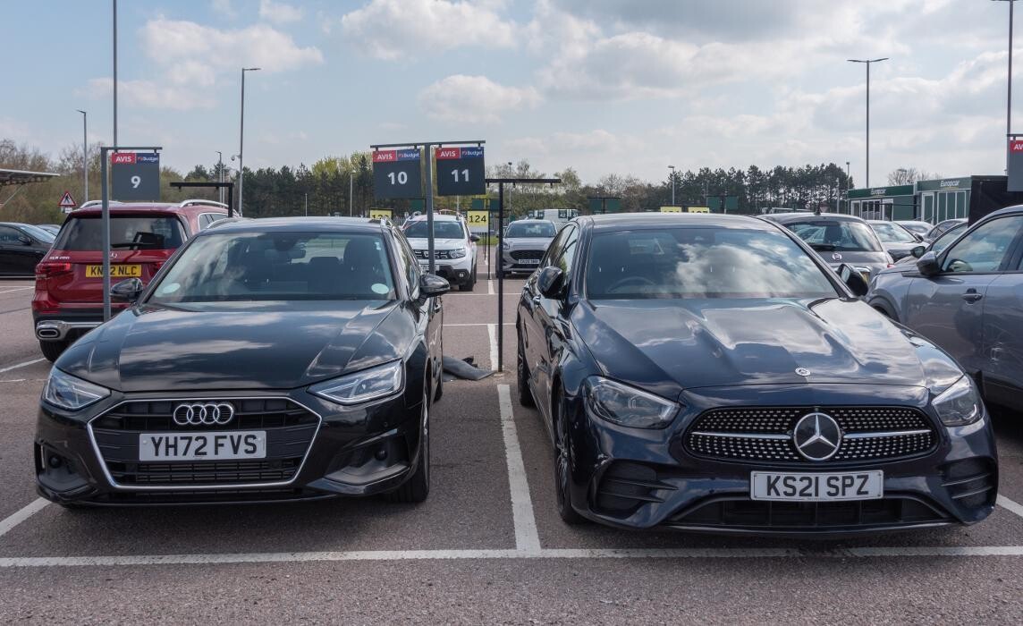 Images Avis Car Hire - London Luton Airport