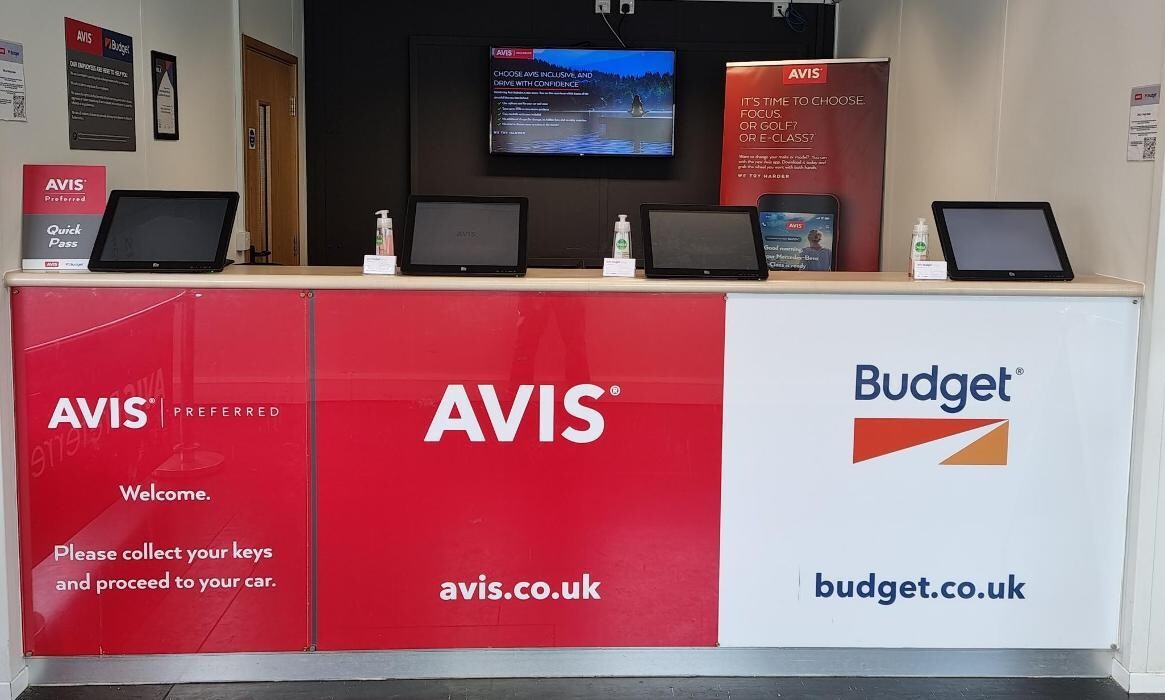 Images Avis Car Hire - London City Airport