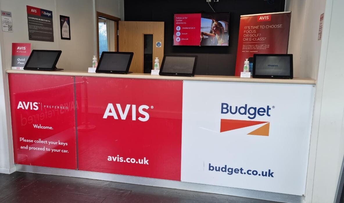 Images Avis Car Hire - London City Airport