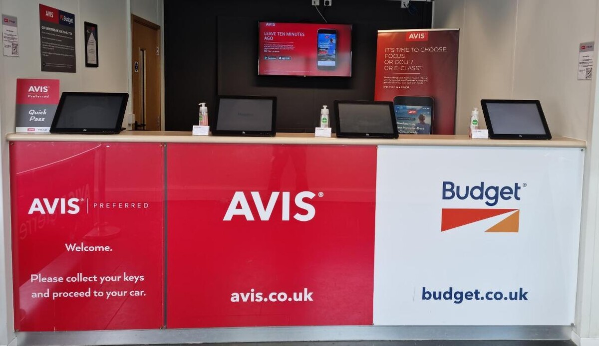 Images Avis Car Hire - London City Airport