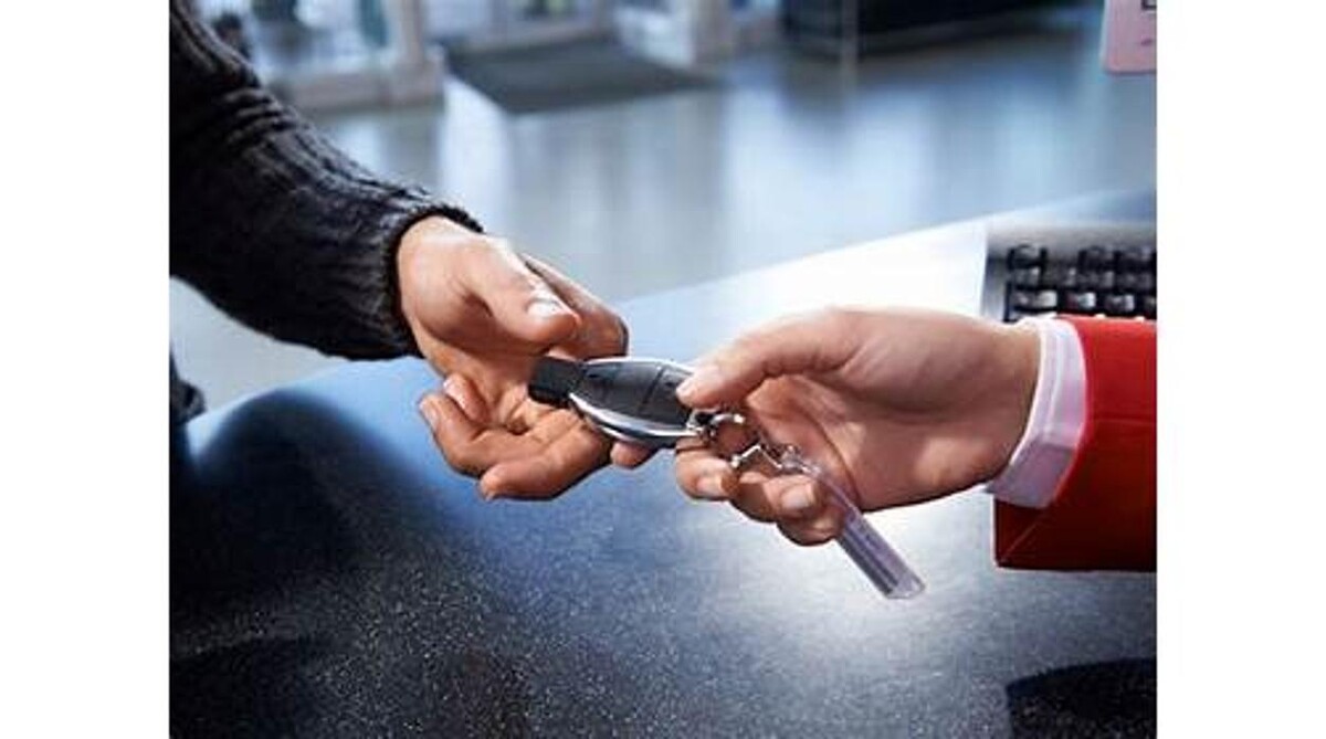 Images Avis Car Hire - London City Airport