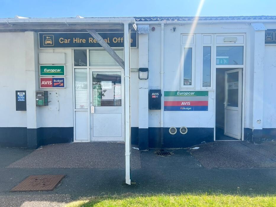 Images Avis Car Hire - Exeter Airport