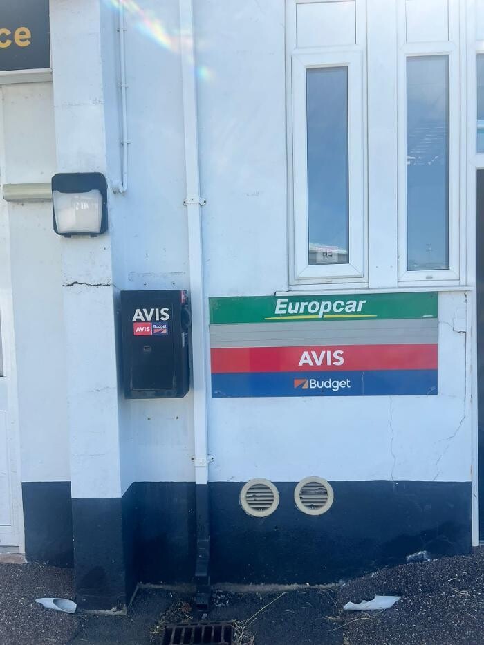 Images Avis Car Hire - Exeter Airport