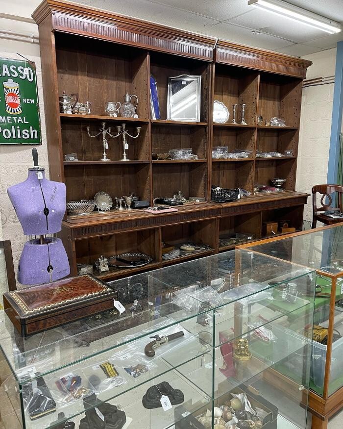 Images Gardiner Houlgate | The Specialist Auctioneers