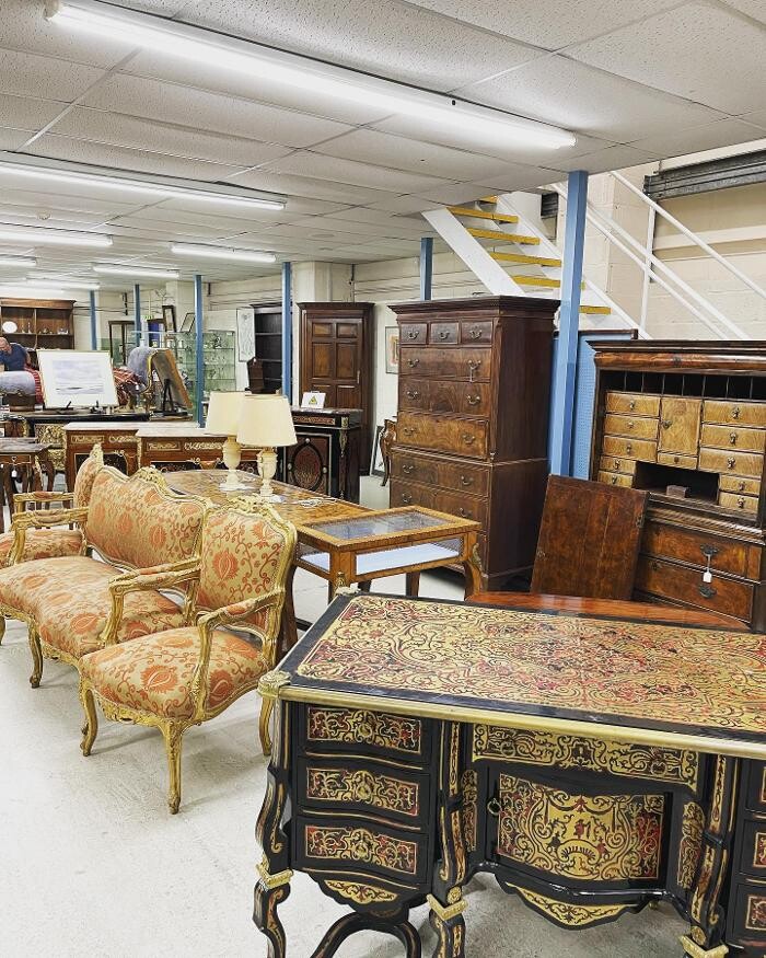 Images Gardiner Houlgate | The Specialist Auctioneers