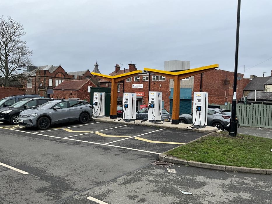 Images Fastned Charging Station