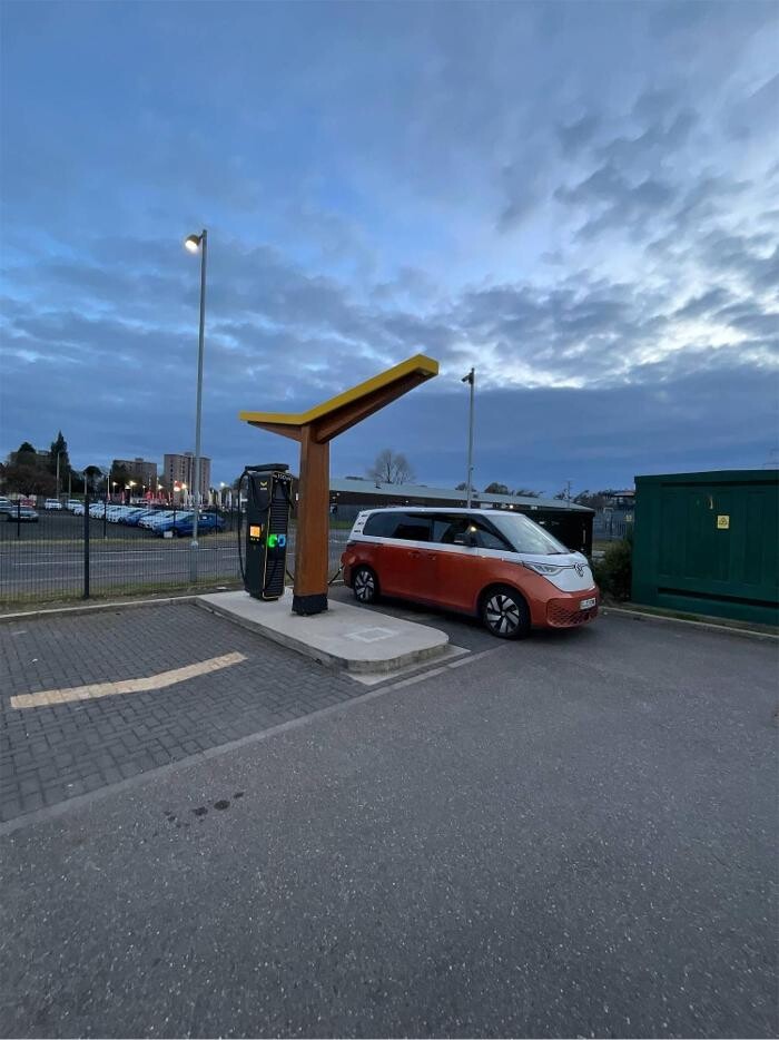 Images Fastned Charging Station