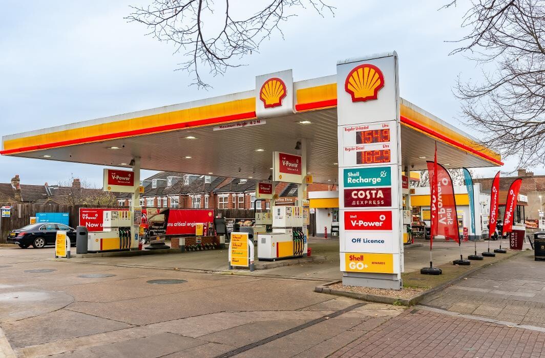 Images Shell Recharge Charging Station