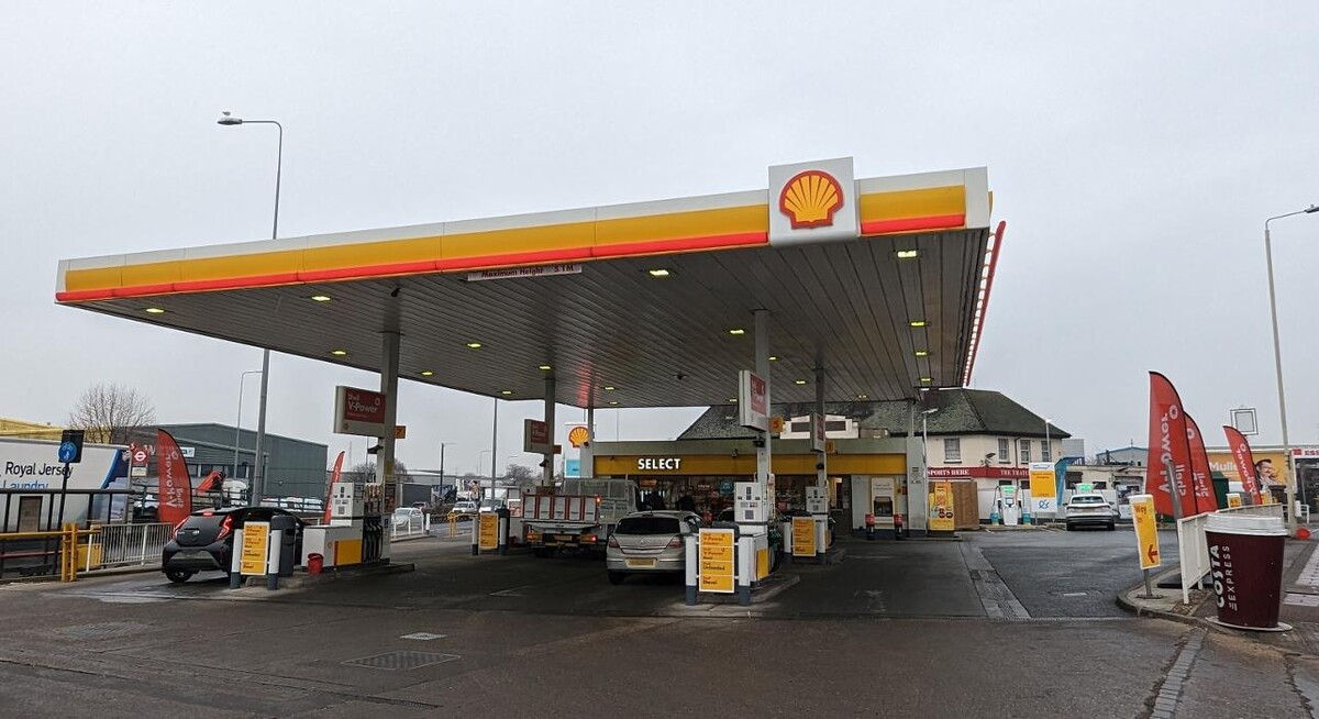 Images Shell Recharge Charging Station