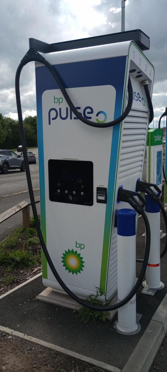 Images bp pulse Charging Station