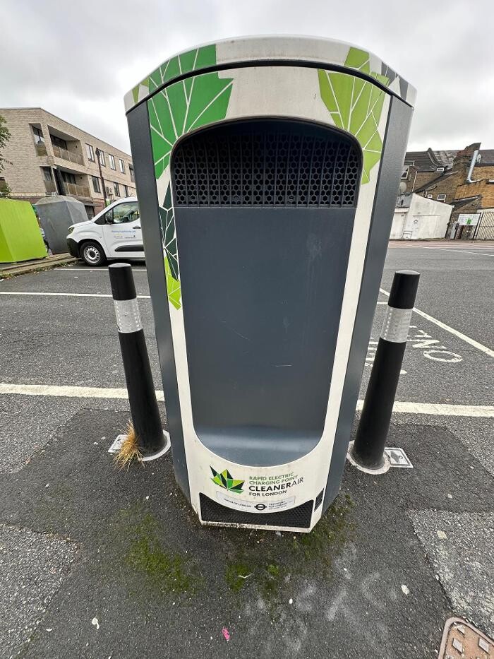 Images bp pulse Charging Station