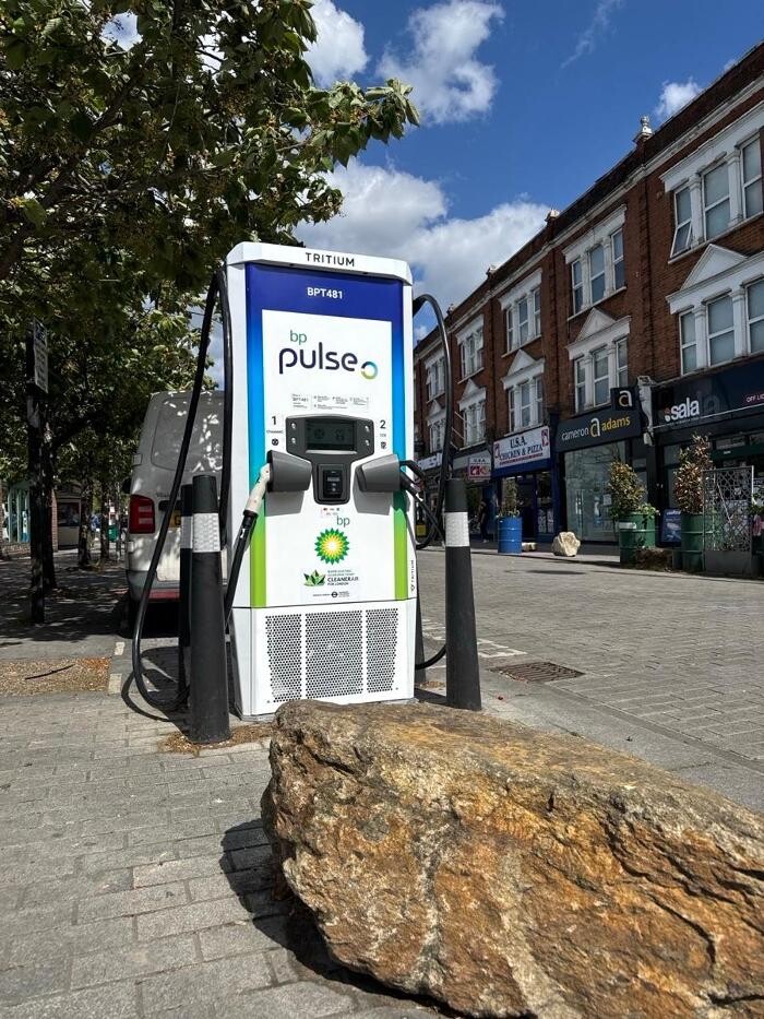 Images bp pulse Charging Station