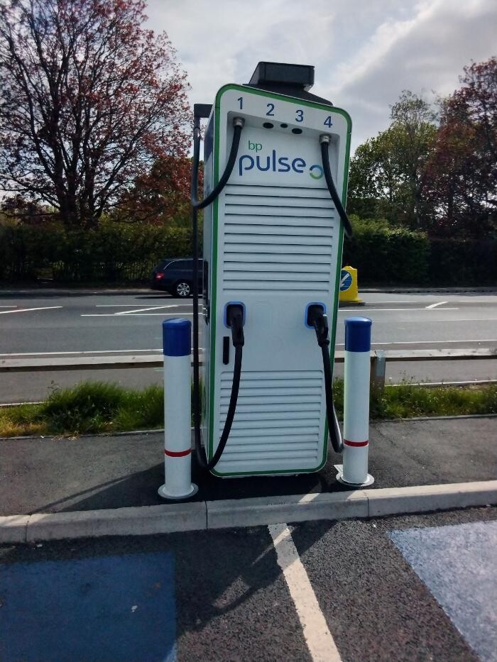 Images bp pulse Charging Station