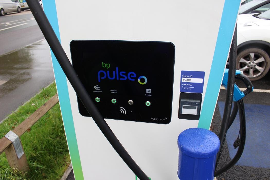 Images bp pulse Charging Station