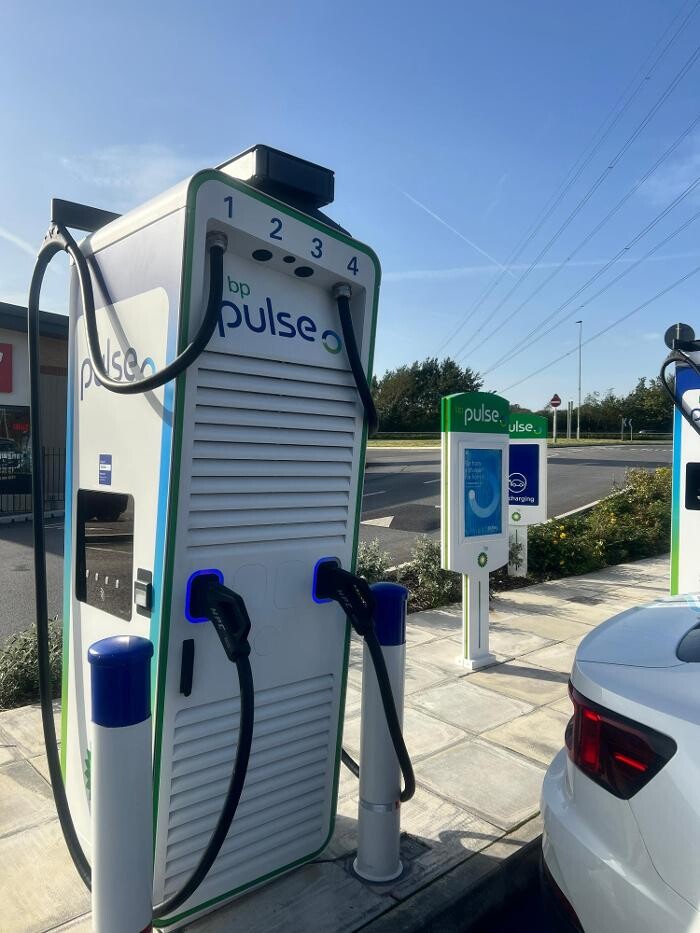 Images bp pulse Charging Station