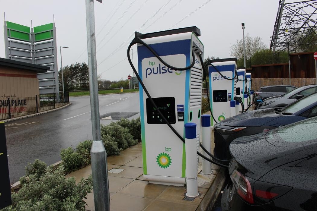 Images bp pulse Charging Station