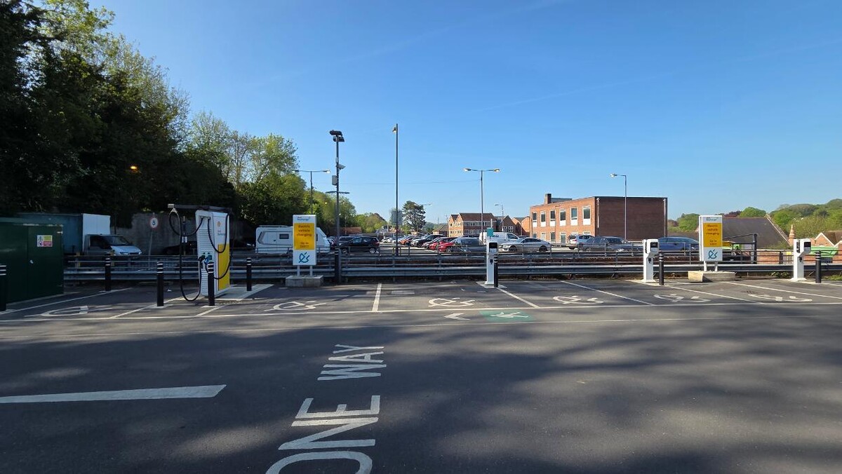 Images Shell Recharge Charging Station