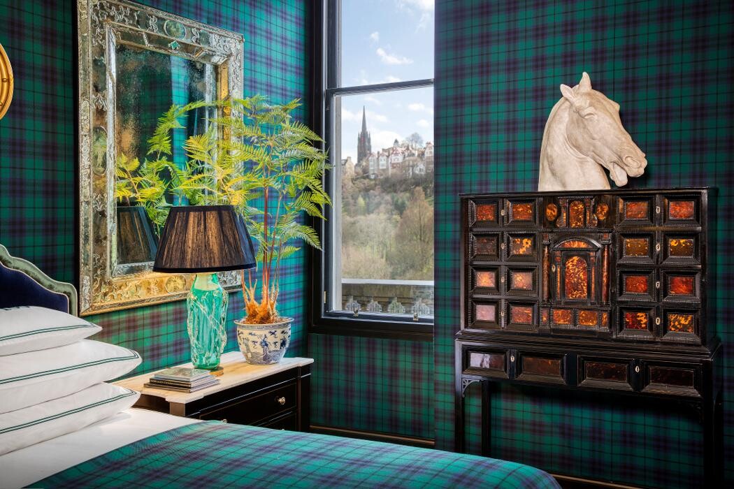 Images 100 Princes Street