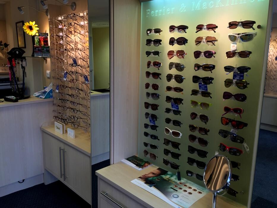 Images Ferrier & MacKinnon Optometrists