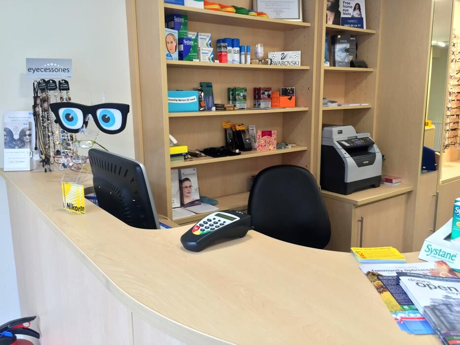 Images Ferrier & MacKinnon Optometrists