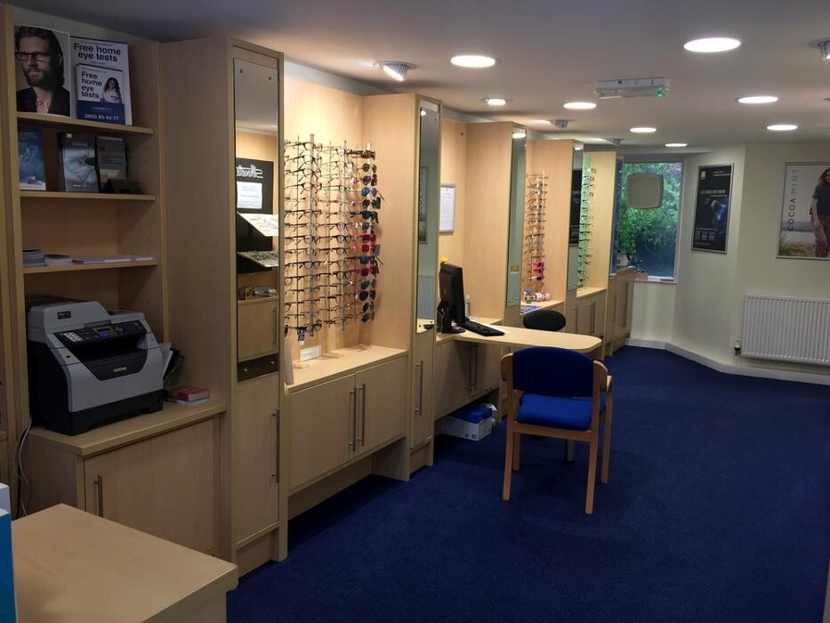 Images Ferrier & MacKinnon Optometrists