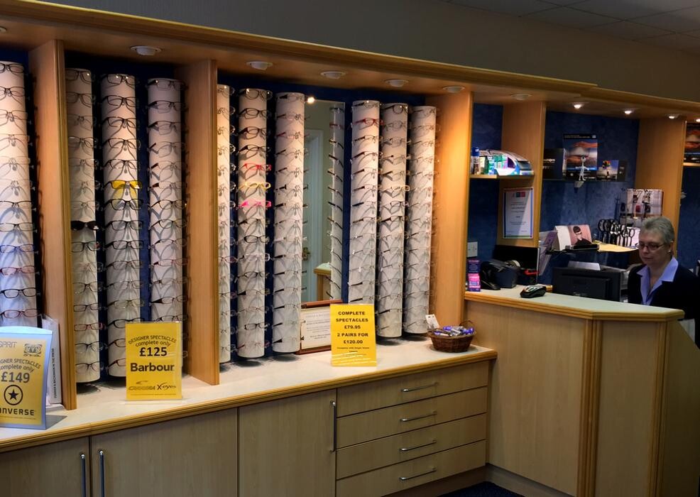 Images Ferrier & MacKinnon Optometrists