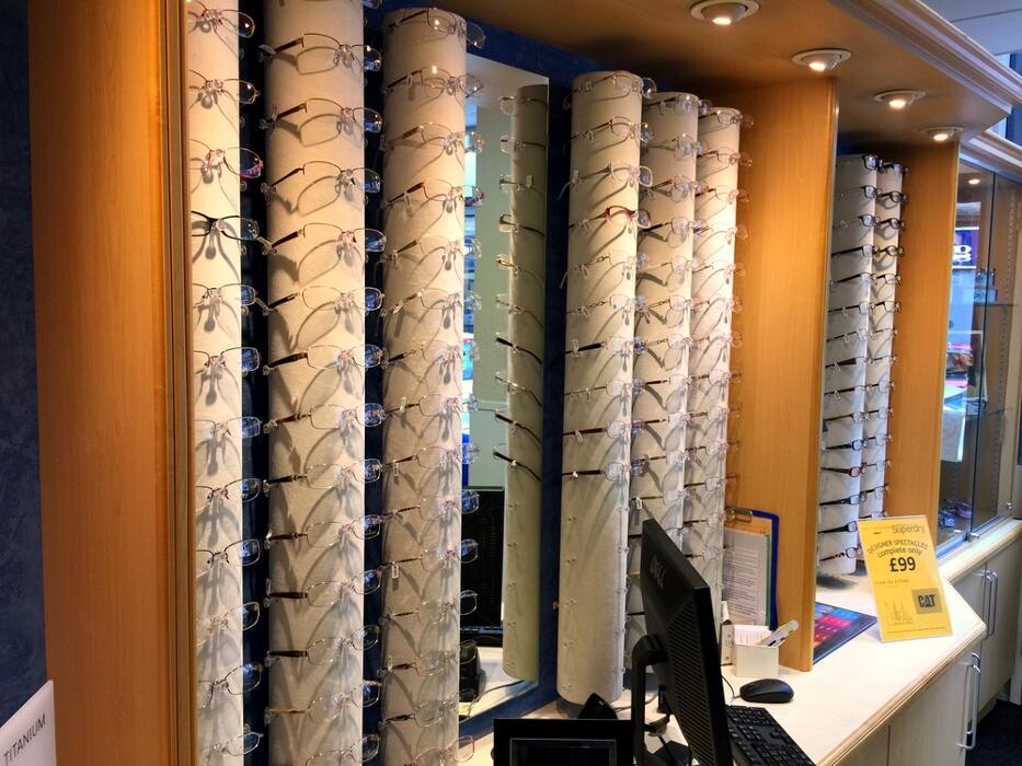 Images Ferrier & MacKinnon Optometrists