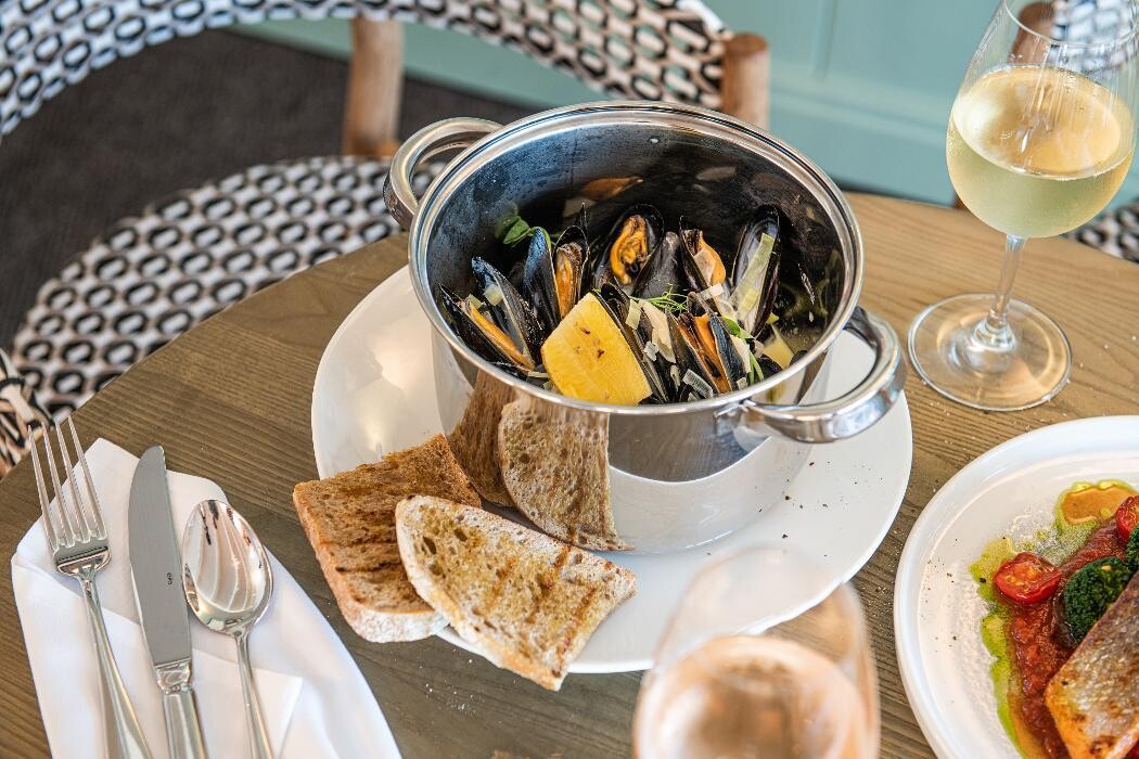 Images Harbour Beach Club Bar + Restaurant