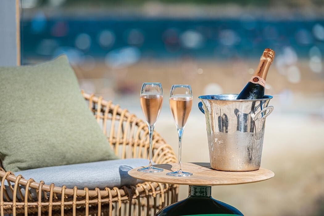 Images Harbour Beach Club Bar + Restaurant