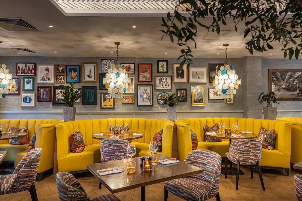 Images The Long Bar & Grill