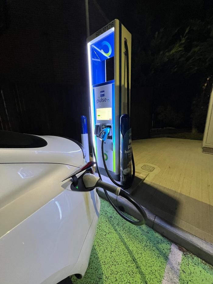 Images bp pulse Charging Station