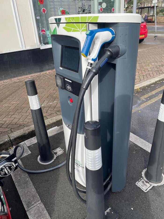 Images bp pulse Charging Station