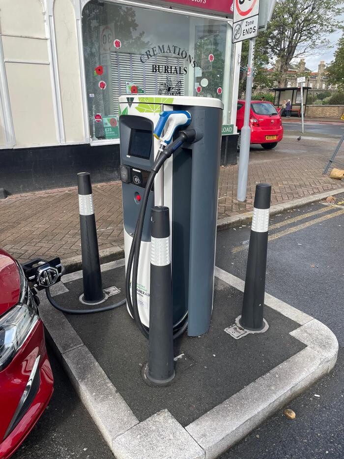 Images bp pulse Charging Station